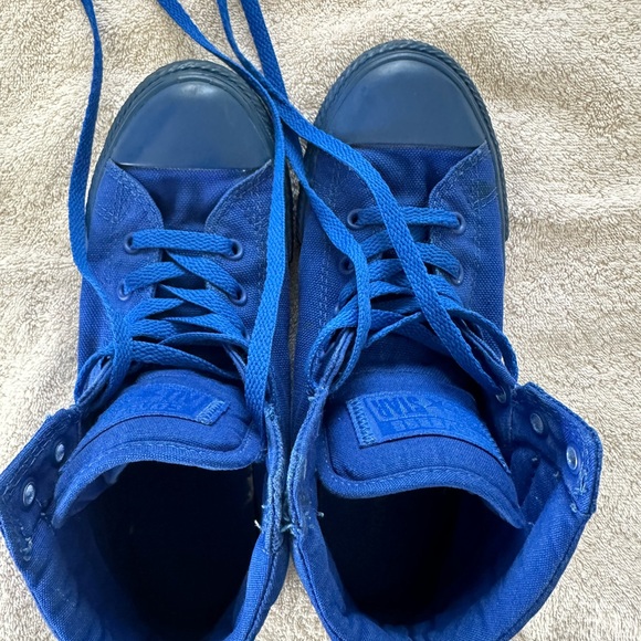 Converse blue high tops size 4 women’s/ kids - Picture 4 of 6